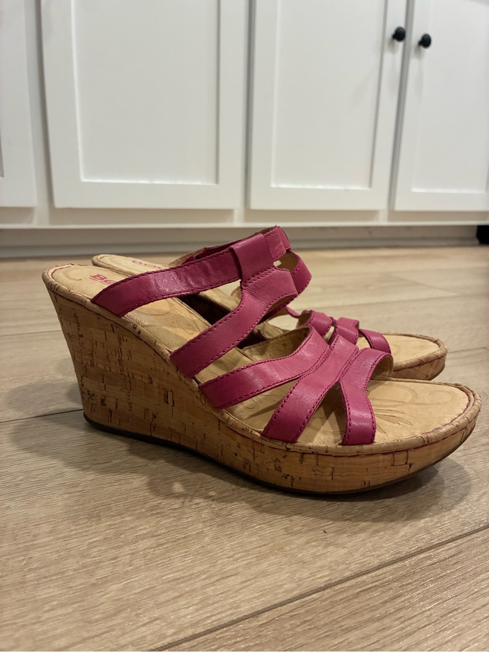 Born Women’s Pink Leather Strappy Slide Wedges Size 9